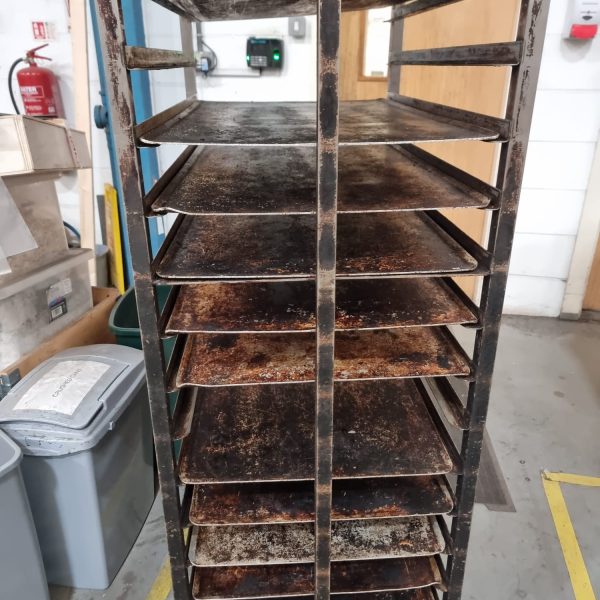 baking tray cleaning services