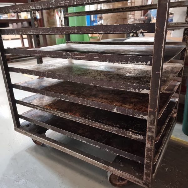 baking tray cleaning service