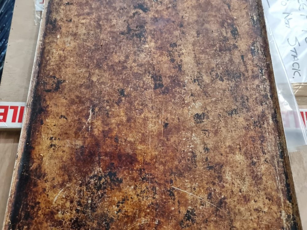 industrial baking tray cleaning